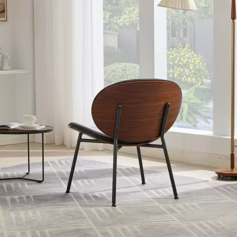Poltrona d'accento Mid-Century Modern per camera da letto, sedia a conchiglia a gamba unica, sedia lounge in tessuto con schienale in finitura noce