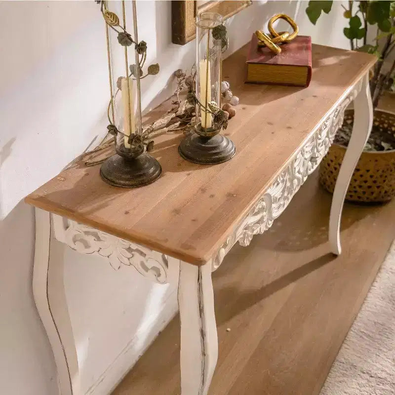 Consolle rustica francese con intagli e gambe ricurve