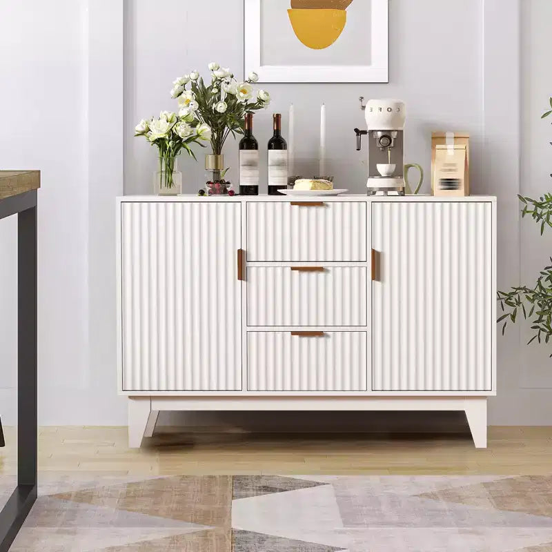 Credenza Buffet, Mobile Contenitore con Ante Scanalate da 120 cm con 3 Cassetti e 2 Ante - Bianco per Cucina, Soggiorno, Ingresso